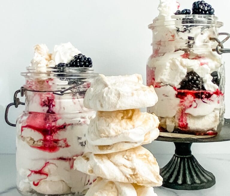 Eton-Mess with blackberries and tahini - utopihen farms