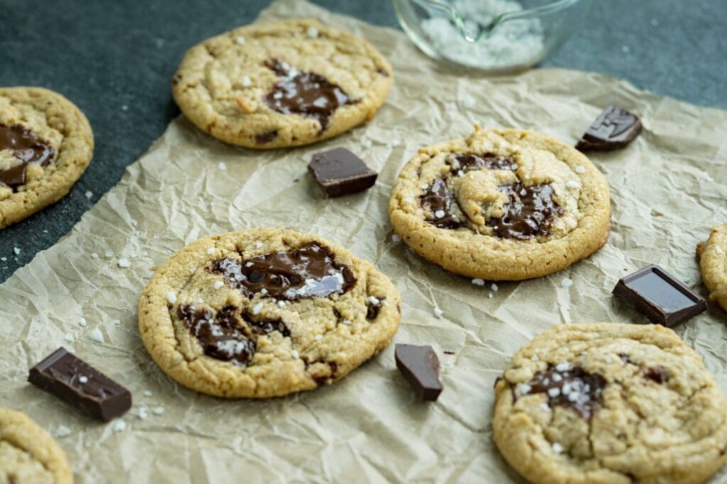 Utopihen-Tahini-Chocolate-Chip-Cookies-1536x1025